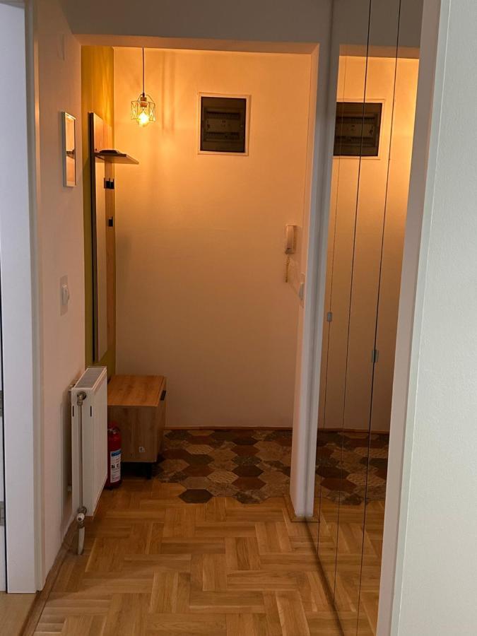 Big White M Apartament Belgrad